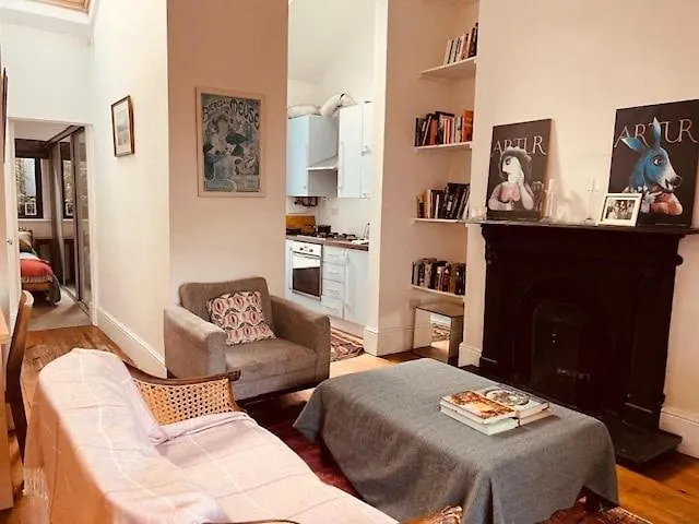 A Charming 1 Bed Artisan Cottage